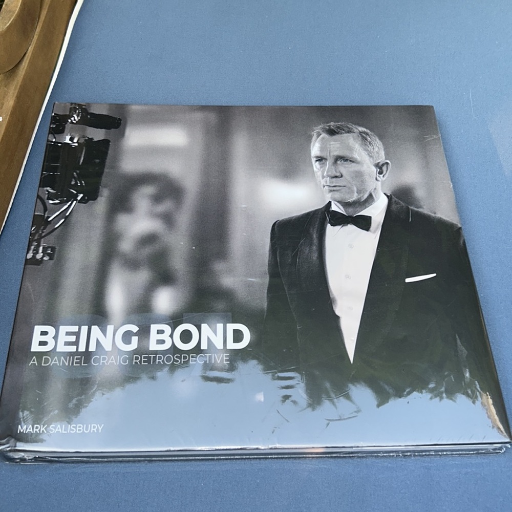 Being Bond book - Picture 8 of 11